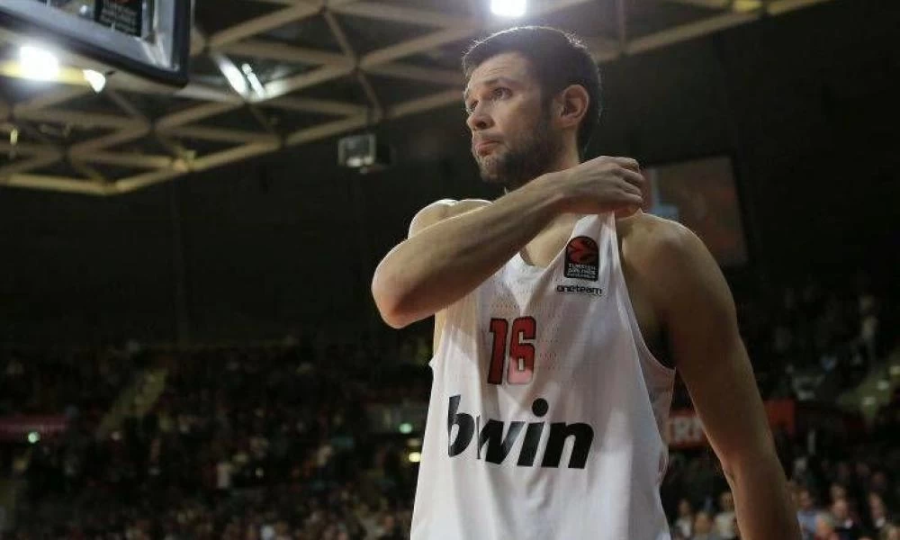 Θετικός στον κορονοϊό ο Κώστας Παπανικολάου